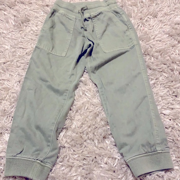 Gap Girl’s Adorable drawstring Chino style joggers - Picture 1 of 5
